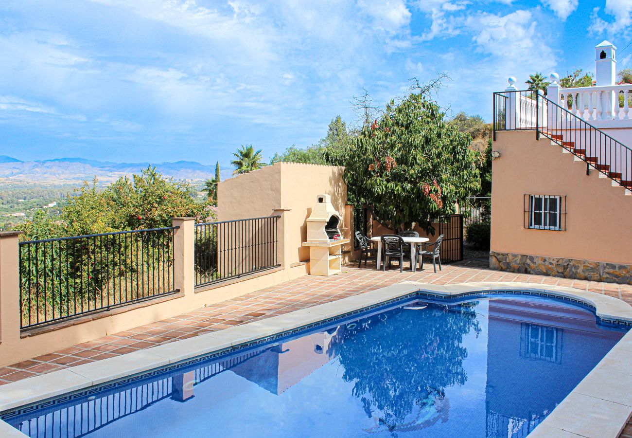 Villa en Coín - Villa vacacional con piscina y fantásticas vistas, Coin