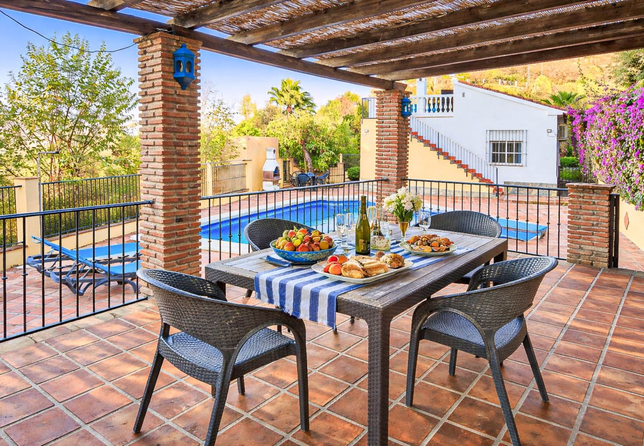 Villa en Coín - Villa vacacional con piscina y fantásticas vistas, Coin