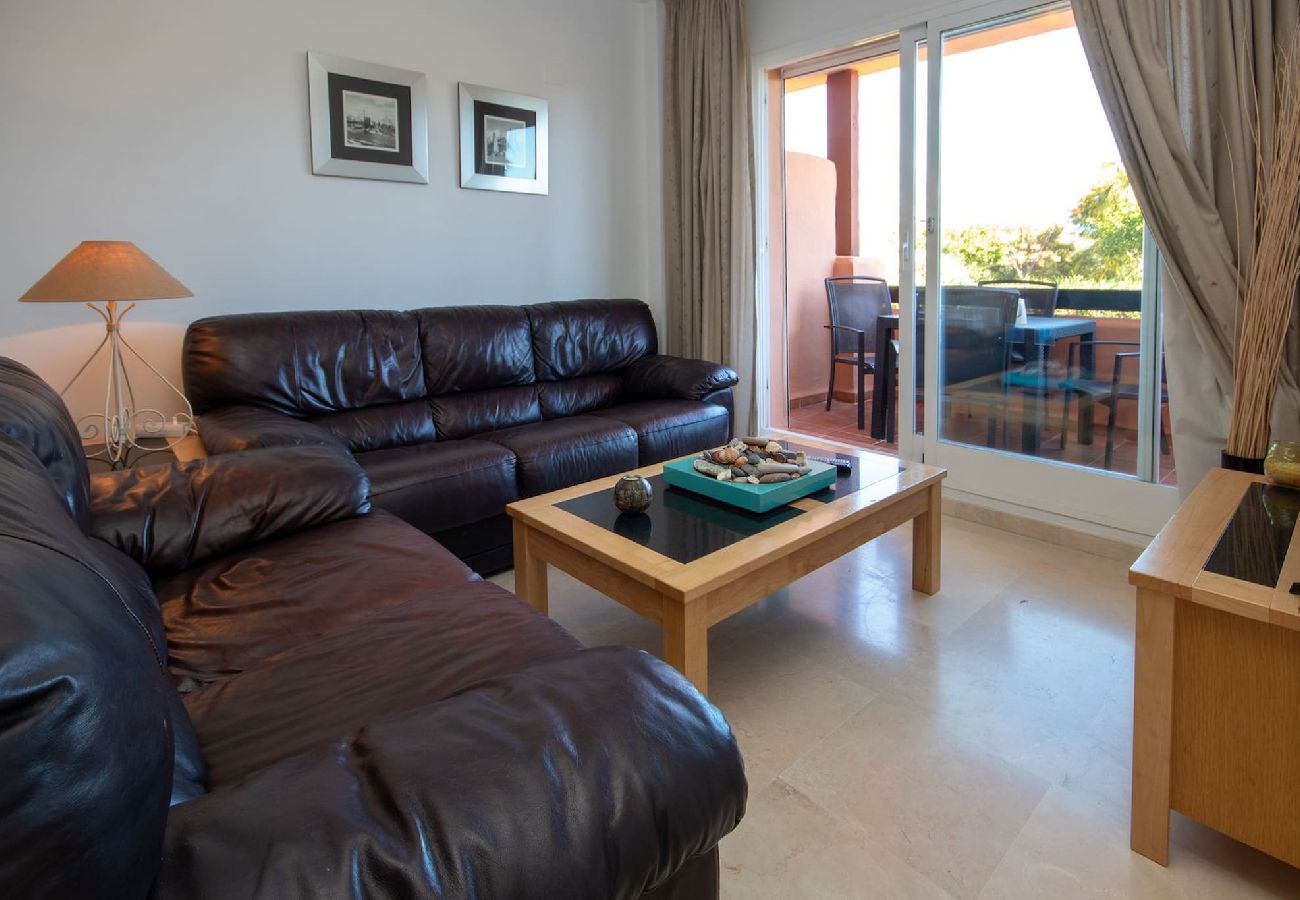 Apartamento en Casares - Apartamento de 2 habitaciones en Casares del Sol Estepona