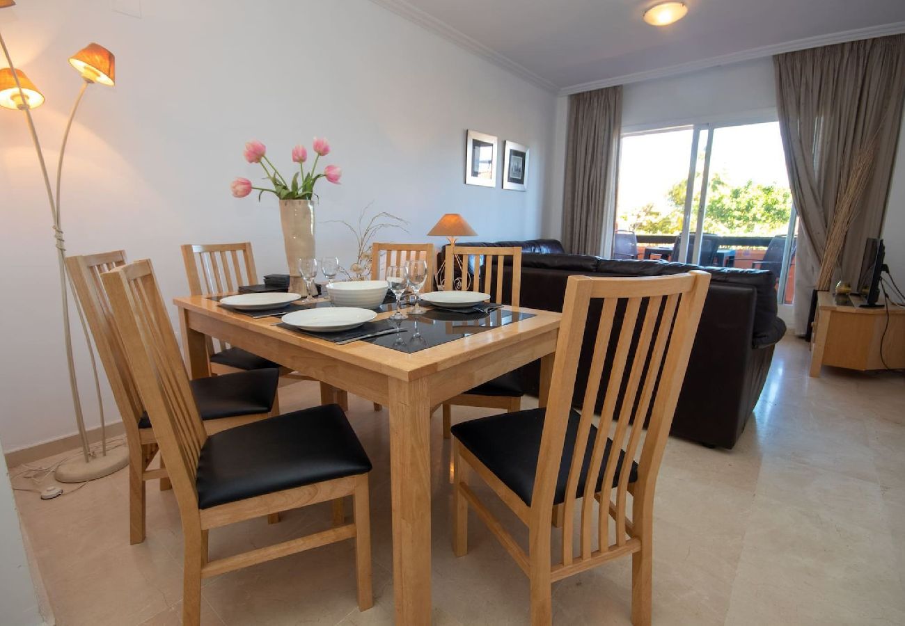 Apartamento en Casares - Apartamento de 2 habitaciones en Casares del Sol Estepona