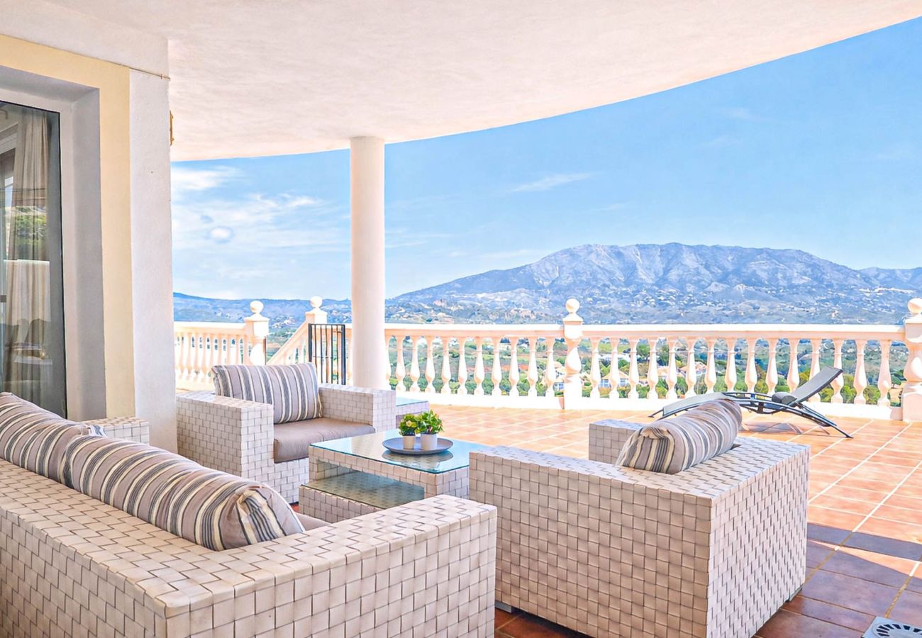 Villa en Mijas Costa - Villa con piscina privada cerca de La Cala Golf Resort