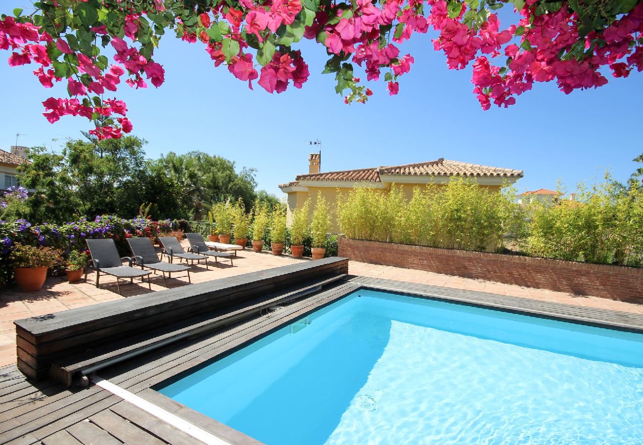 Villa en Mijas Costa - Villa de 5 dormitorios en Riviera del Sol