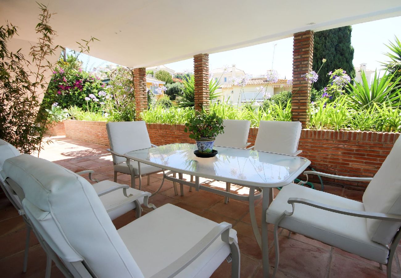 Villa en Mijas Costa - Villa de 5 dormitorios en Riviera del Sol