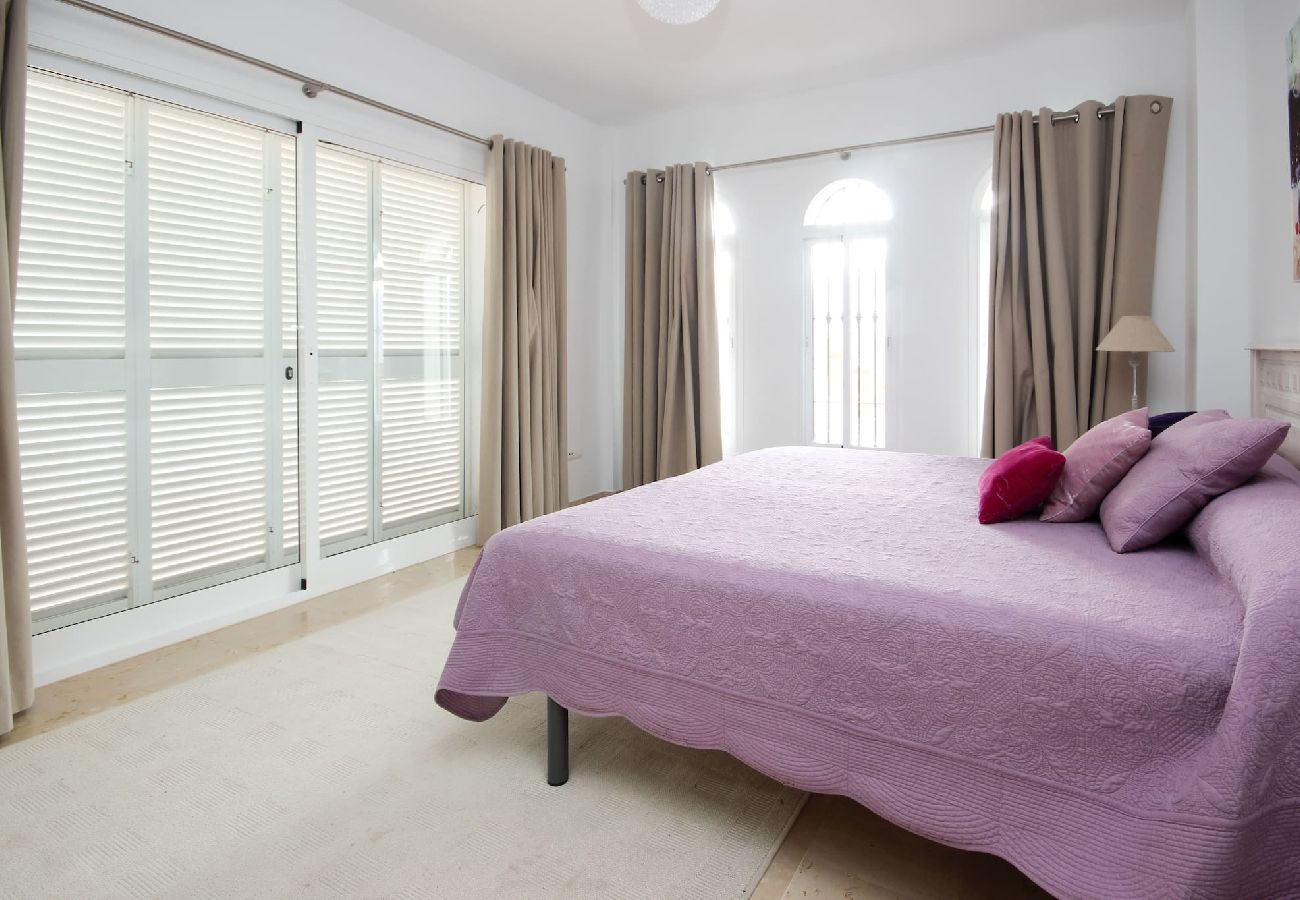 Villa en Mijas Costa - Villa de 5 dormitorios en Riviera del Sol