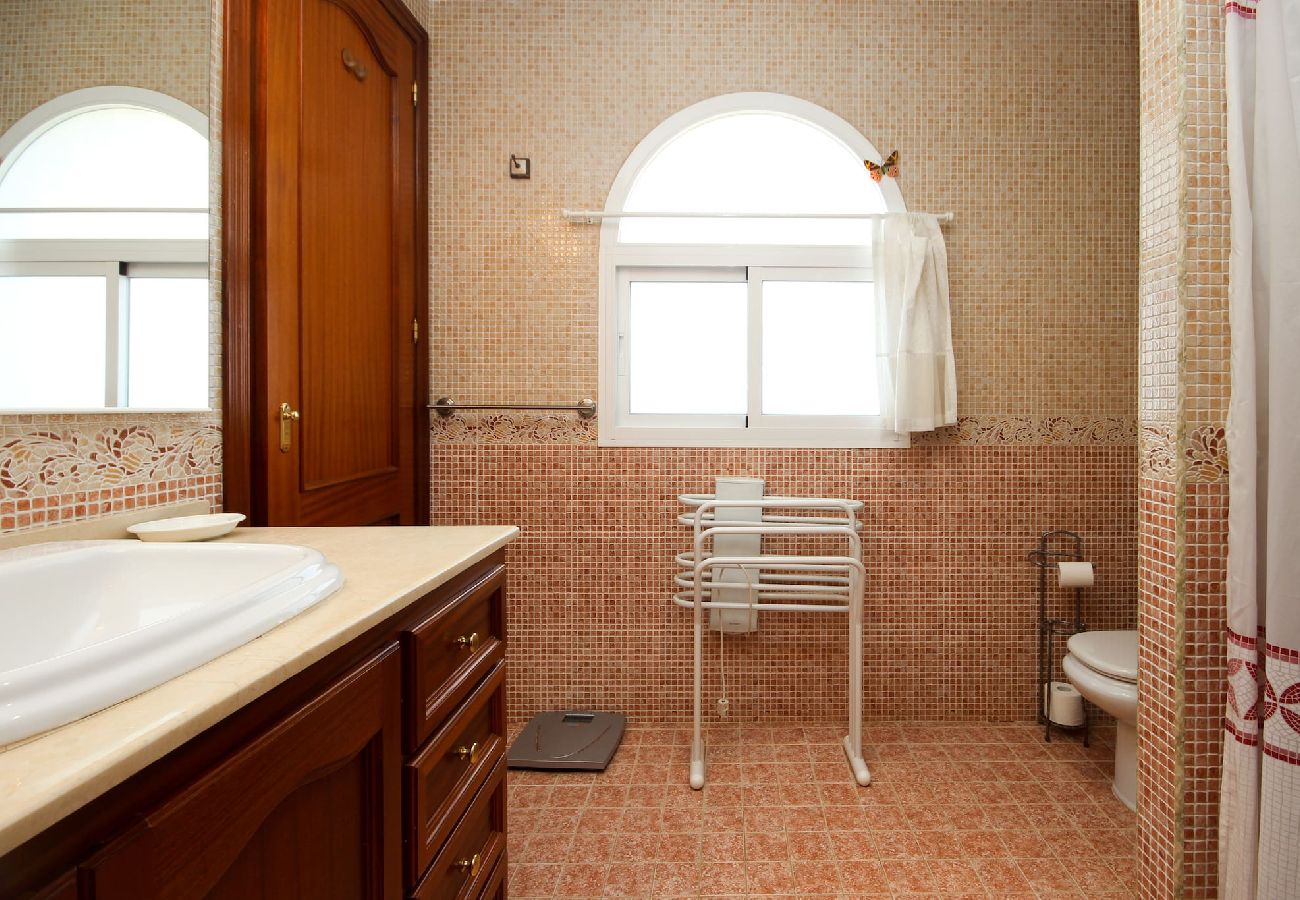 Villa en Mijas Costa - Villa de 5 dormitorios en Riviera del Sol