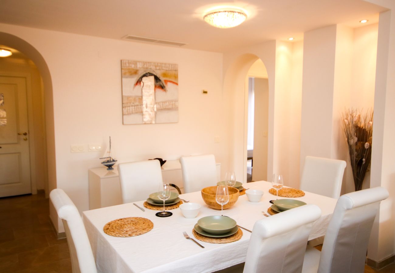 Apartamento en Manilva - Amplio apartamento de 3 dormitorios cerca de Duquesa Golf y Puerto