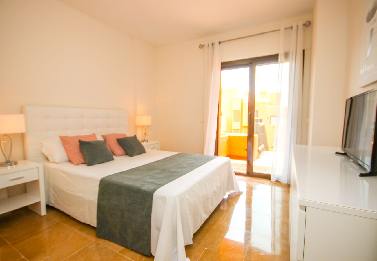 Apartamento en Manilva - Amplio apartamento de 3 dormitorios cerca de Duquesa Golf y Puerto