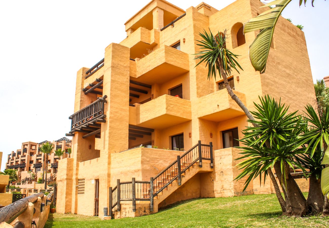 Apartamento en Manilva - Amplio apartamento de 3 dormitorios cerca de Duquesa Golf y Puerto