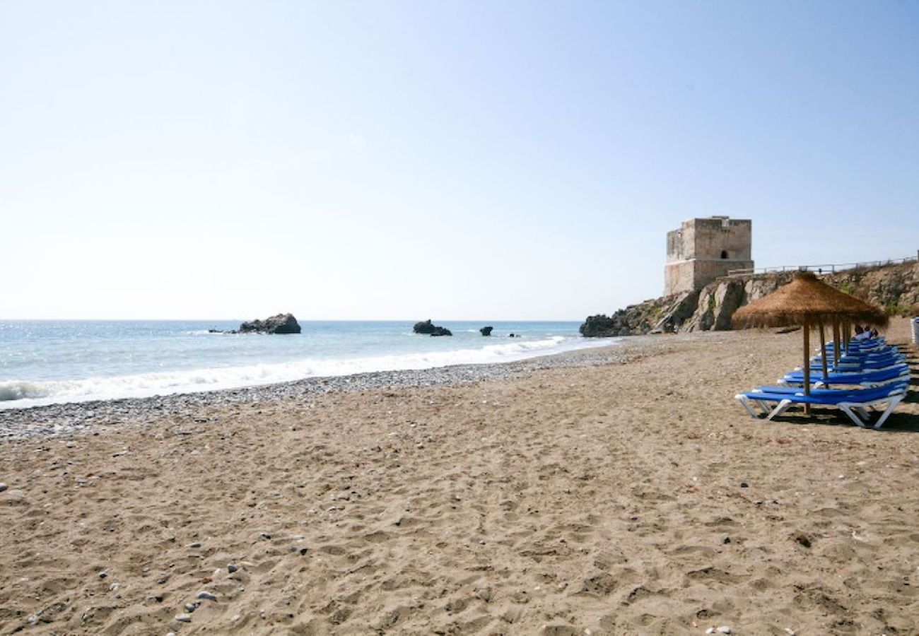 Apartamento en Casares - Apartamento de tres habitaciones en Casares Estepona