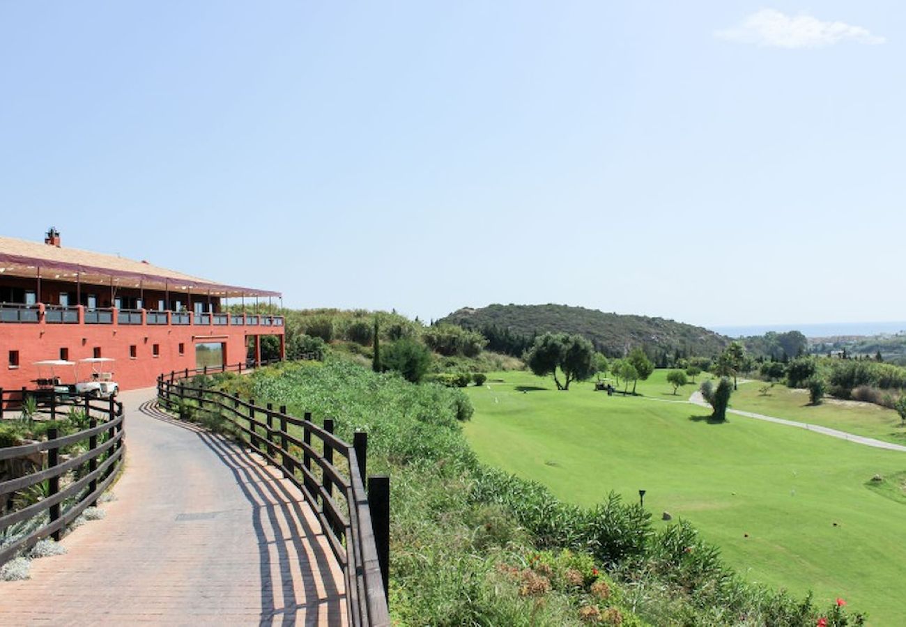 Apartamento en Casares - Apartamento de tres habitaciones en Casares Estepona