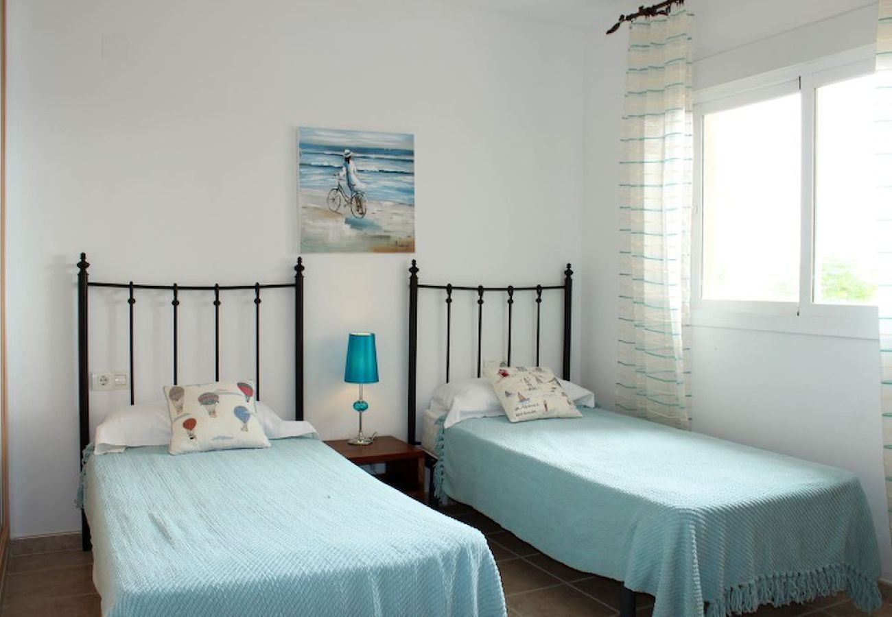 Apartamento en Casares - Apartamento de tres habitaciones en Casares Estepona