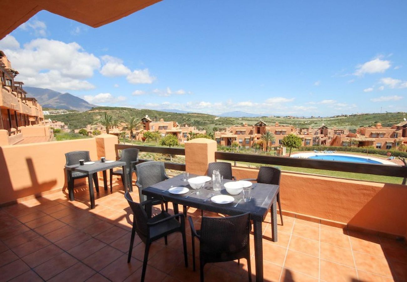 Apartamento en Casares - Apartamento de tres habitaciones en Casares Estepona