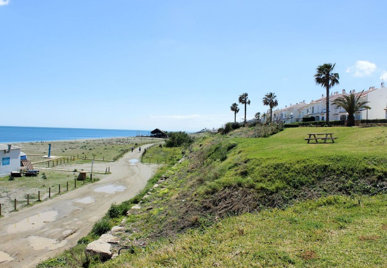 Apartamento en Casares - Apartamento de tres habitaciones en Casares Estepona
