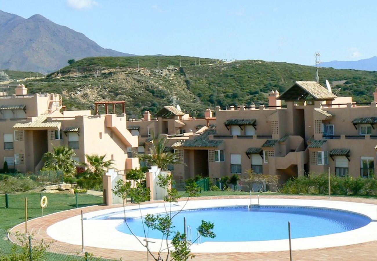 Apartamento en Casares - Apartamento de tres habitaciones en Casares Estepona