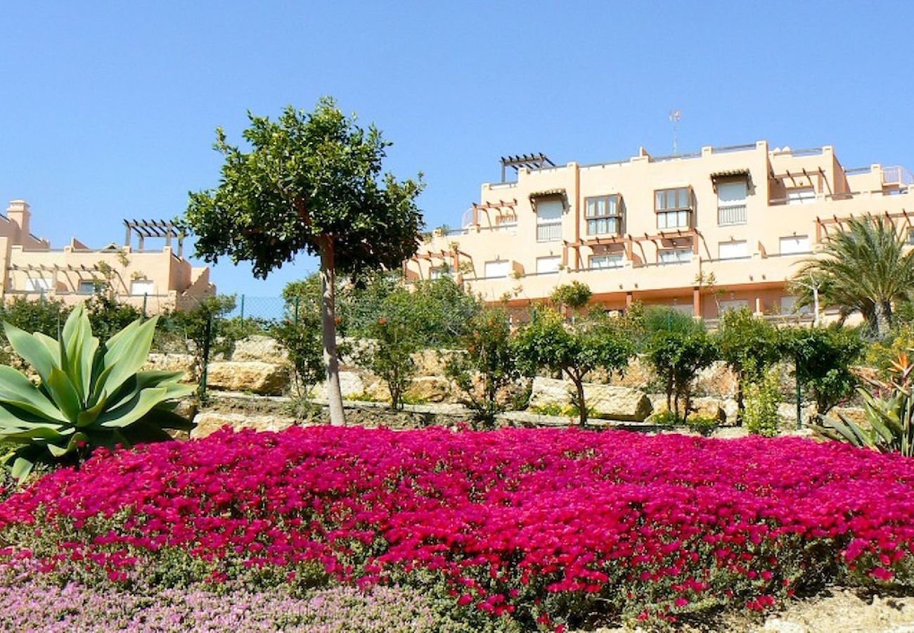 Apartamento en Casares - Apartamento de tres habitaciones en Casares Estepona