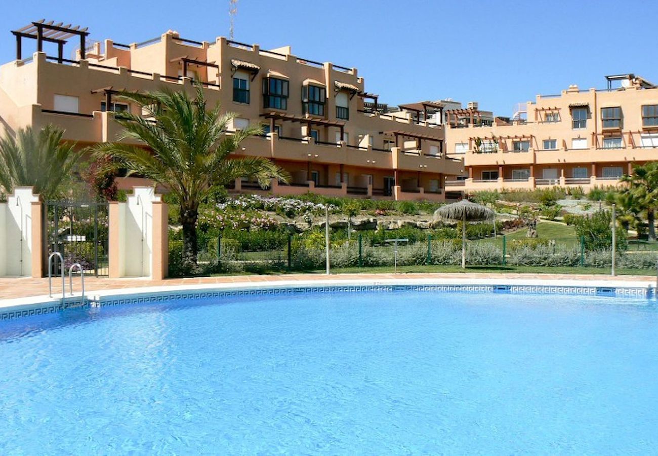 Apartamento en Casares - Apartamento de tres habitaciones en Casares Estepona