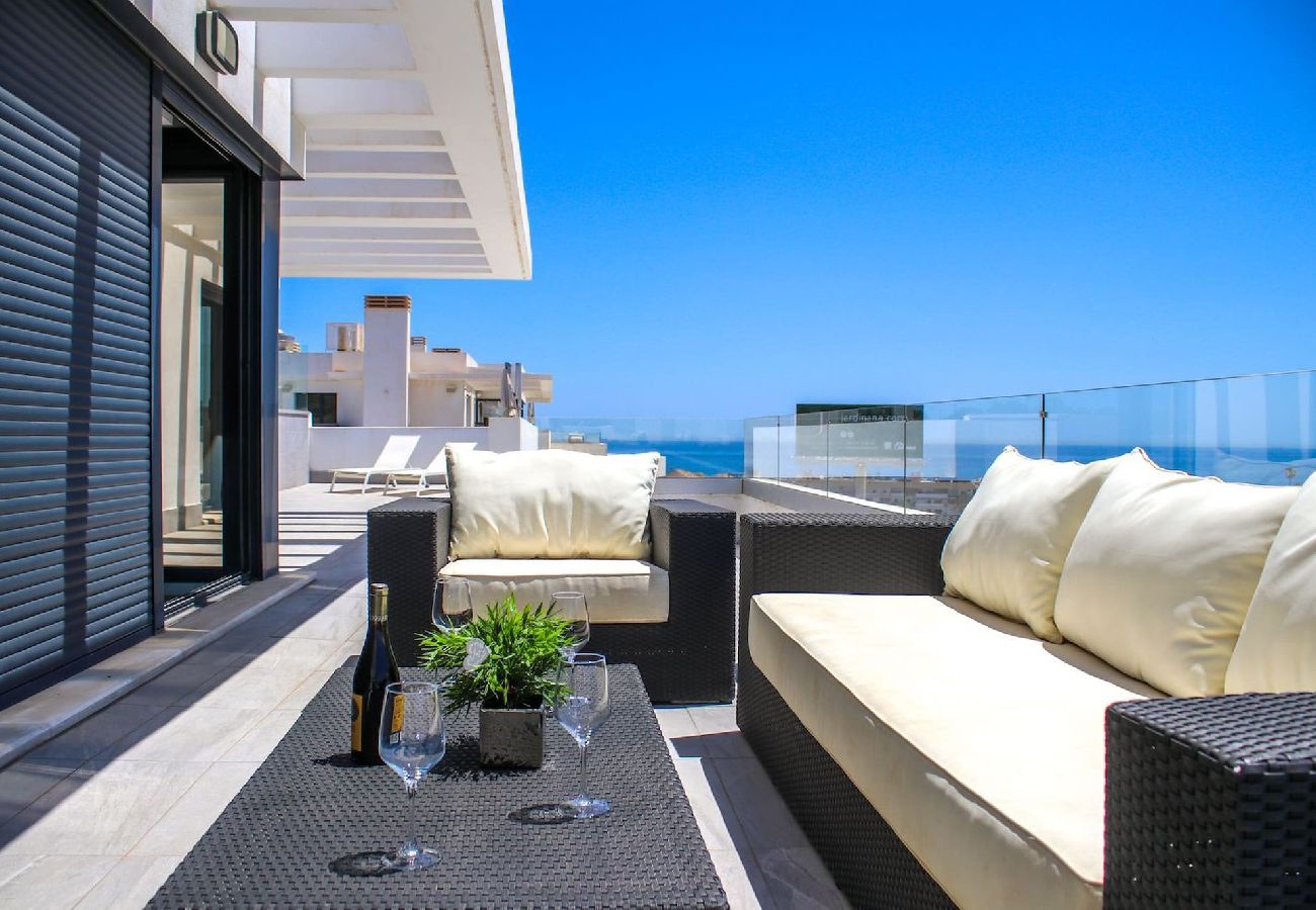 Apartamento en Mijas Costa - Ático con jacuzzi privado y piscina privada
