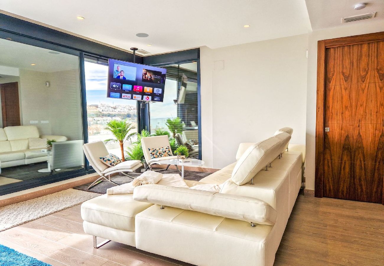 Apartamento en Mijas Costa - Ático con jacuzzi privado y piscina privada