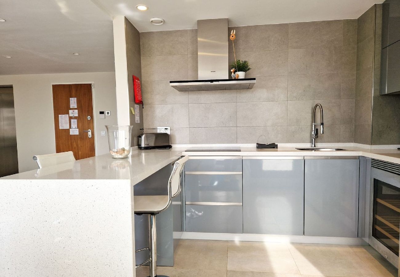 Apartamento en Mijas Costa - Ático con jacuzzi privado y piscina privada