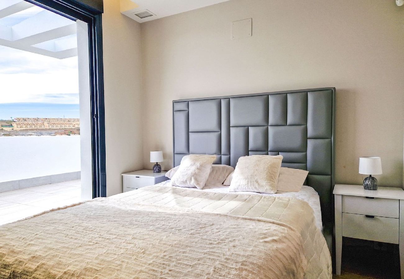 Apartamento en Mijas Costa - Ático con jacuzzi privado y piscina privada