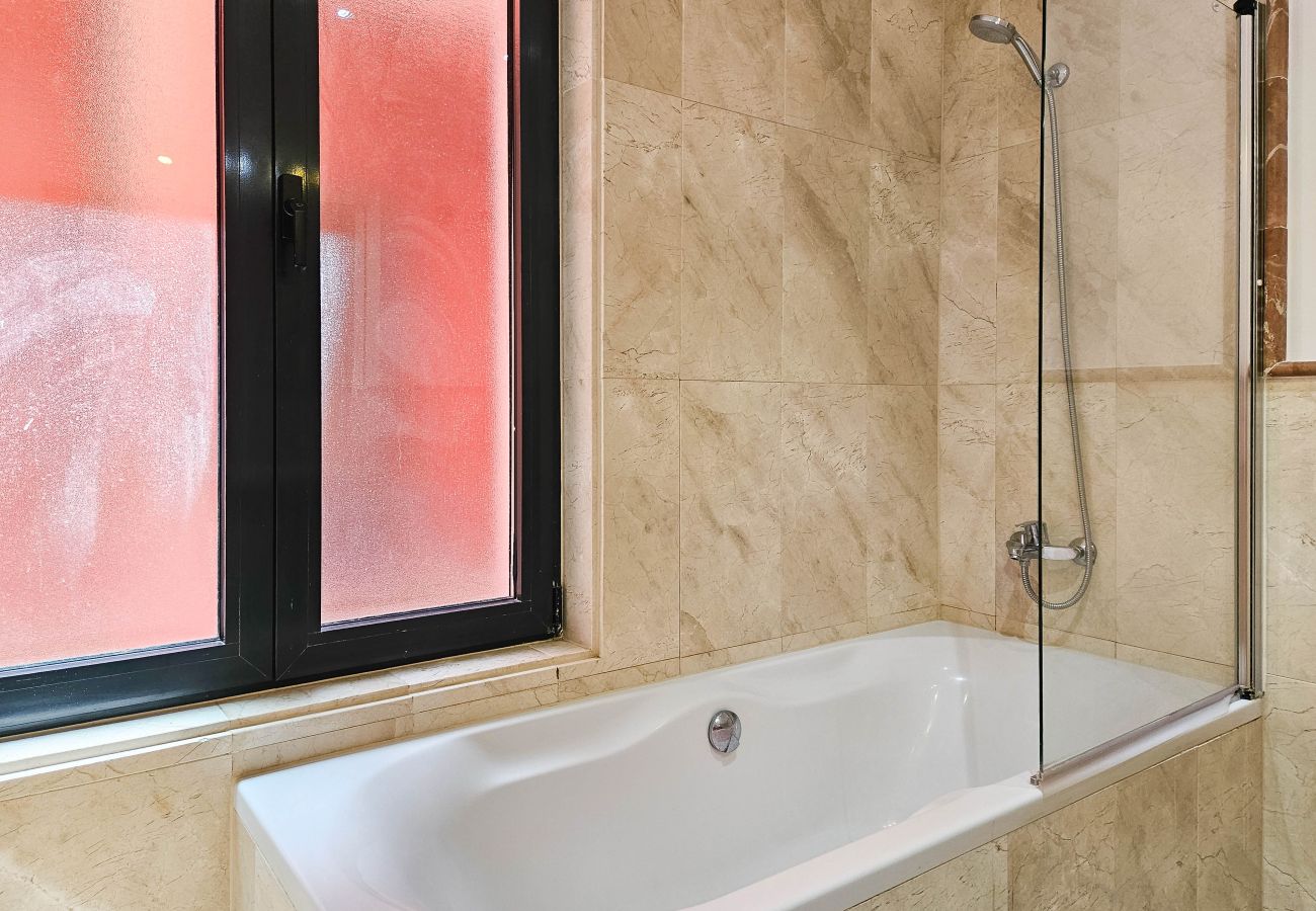 Apartamento en Mijas Costa - Apartamento de dos dormitorios en Calahonda con vistas al mar