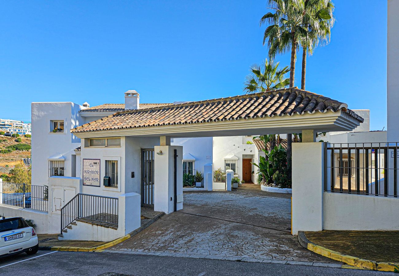 Casa adosada en Casares - Amplia casa adosada de 4 dormitorios en Bahía de Casares