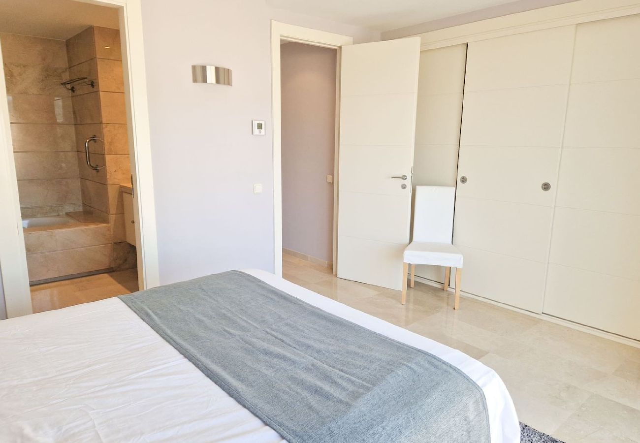 Casa adosada en Mijas Costa - Casa adosada moderna y confortable cerca de La Cala Golf