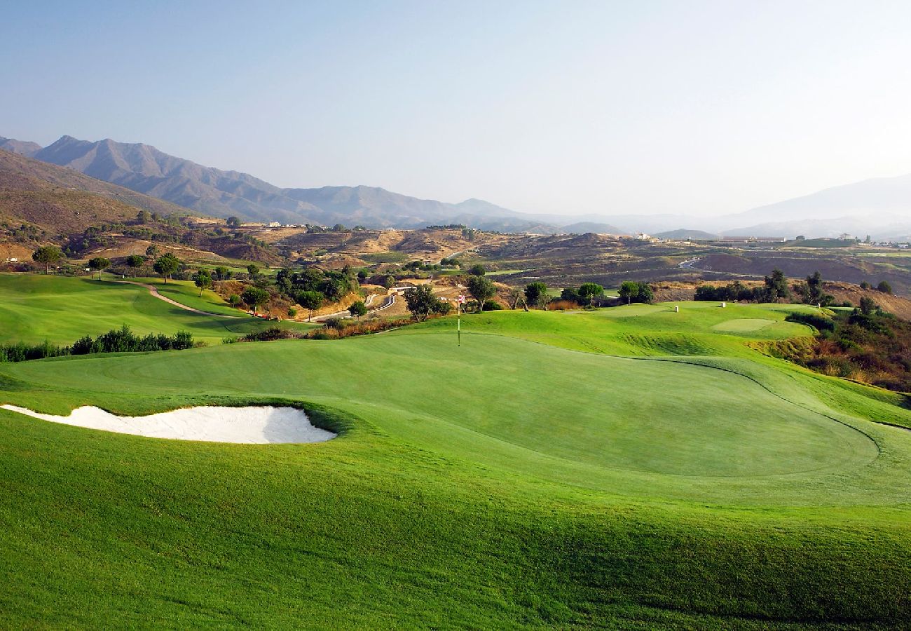 Casa adosada en Mijas Costa - Casa adosada moderna y confortable cerca de La Cala Golf