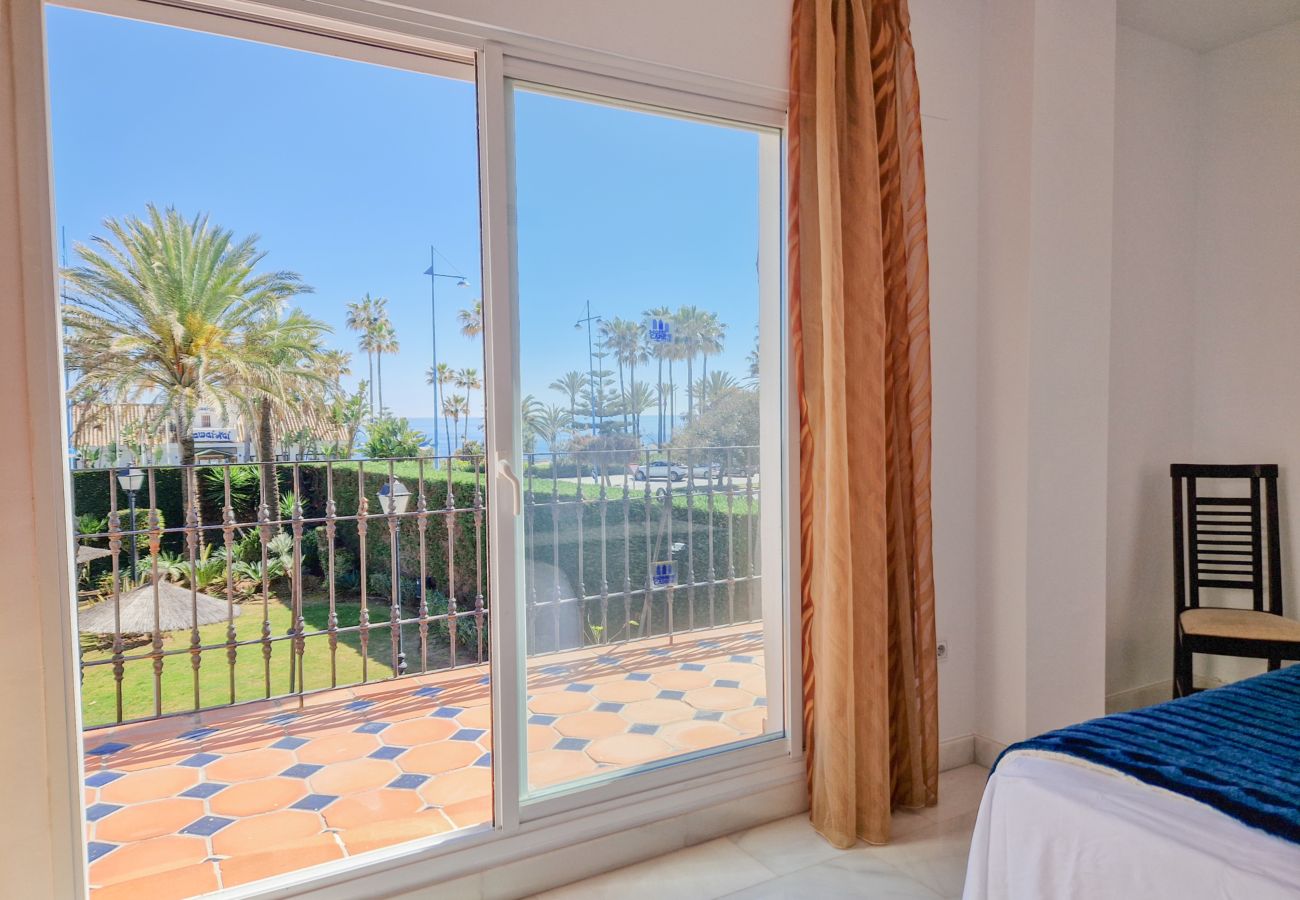 Apartamento en San Pedro de Alcántara - Apartamento de 3 dormitorios en frente a la playa en San Pedro