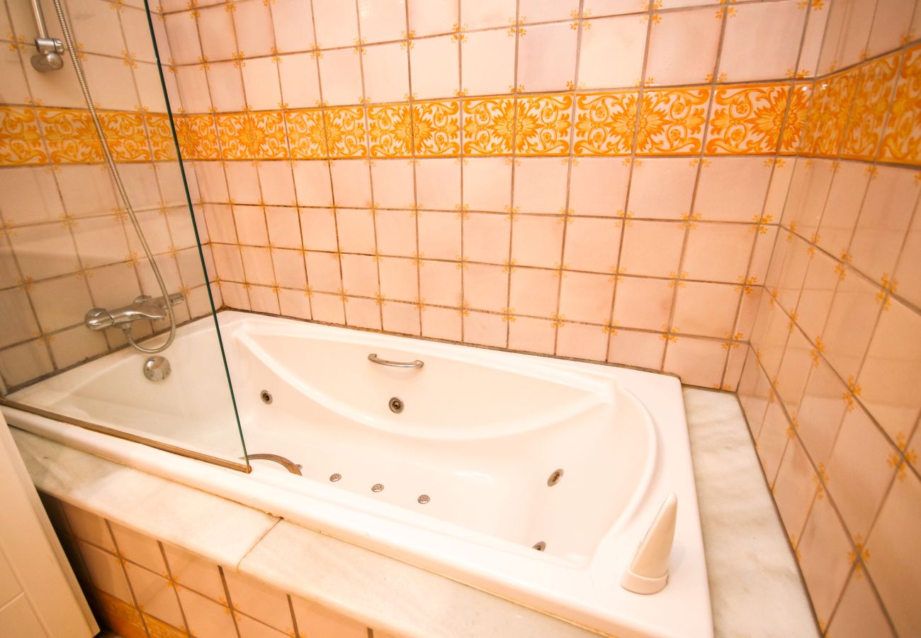 Apartamento en San Pedro de Alcántara - Apartamento de 3 dormitorios en frente a la playa en San Pedro