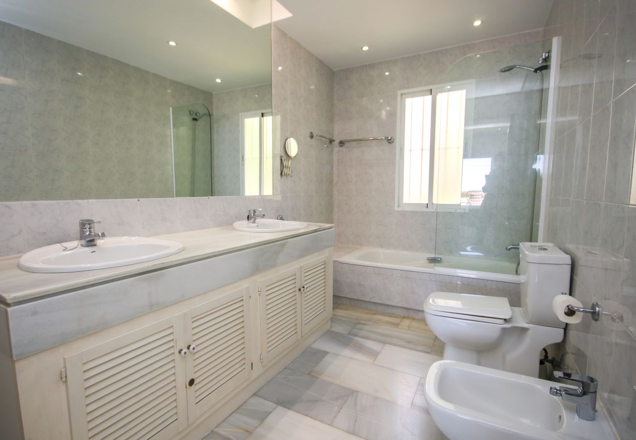 Apartamento en Ojen - Apartamento de tres habitaciones La Mairena Elviria