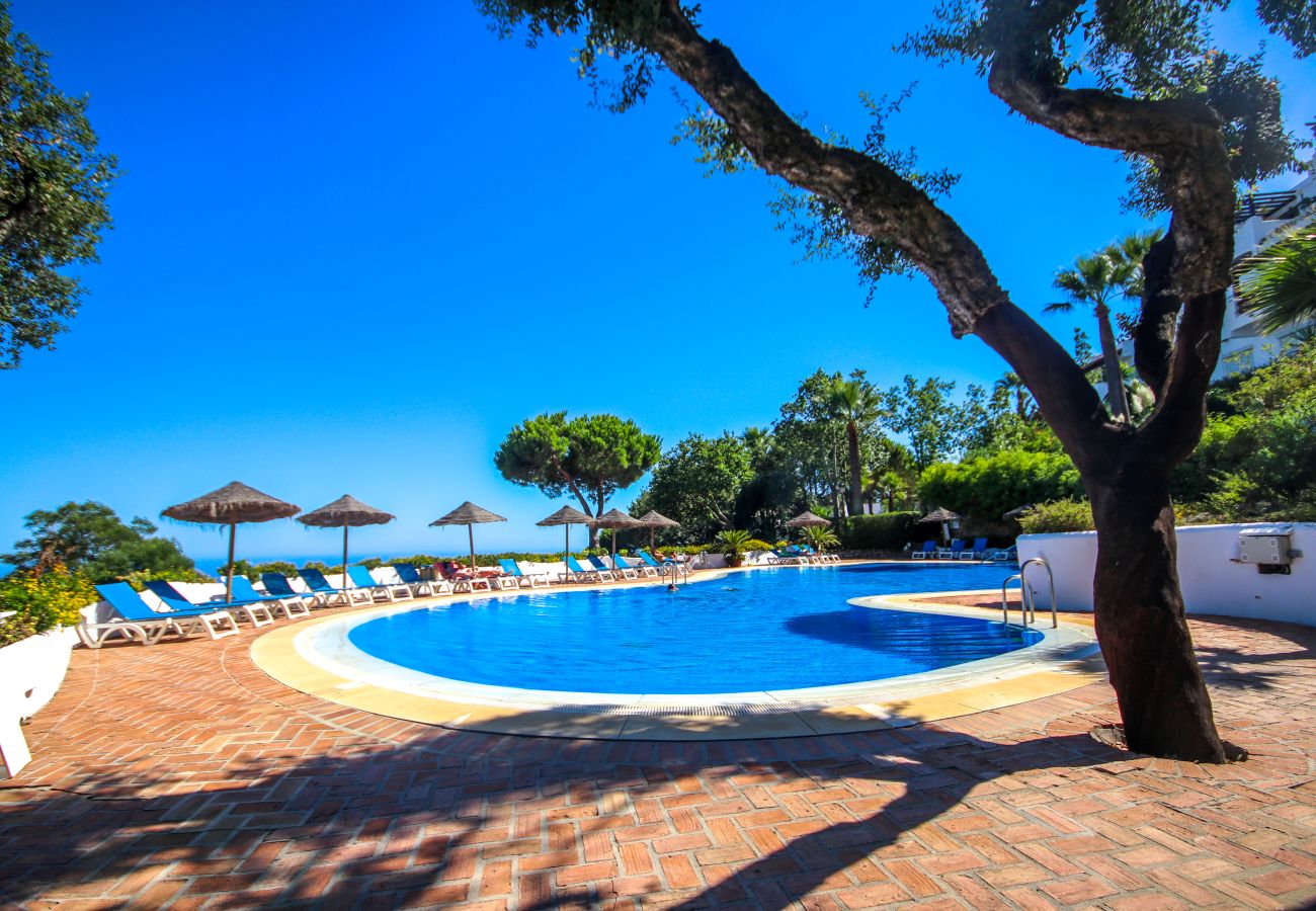 Apartamento en Ojen - Apartamento de tres habitaciones La Mairena Elviria