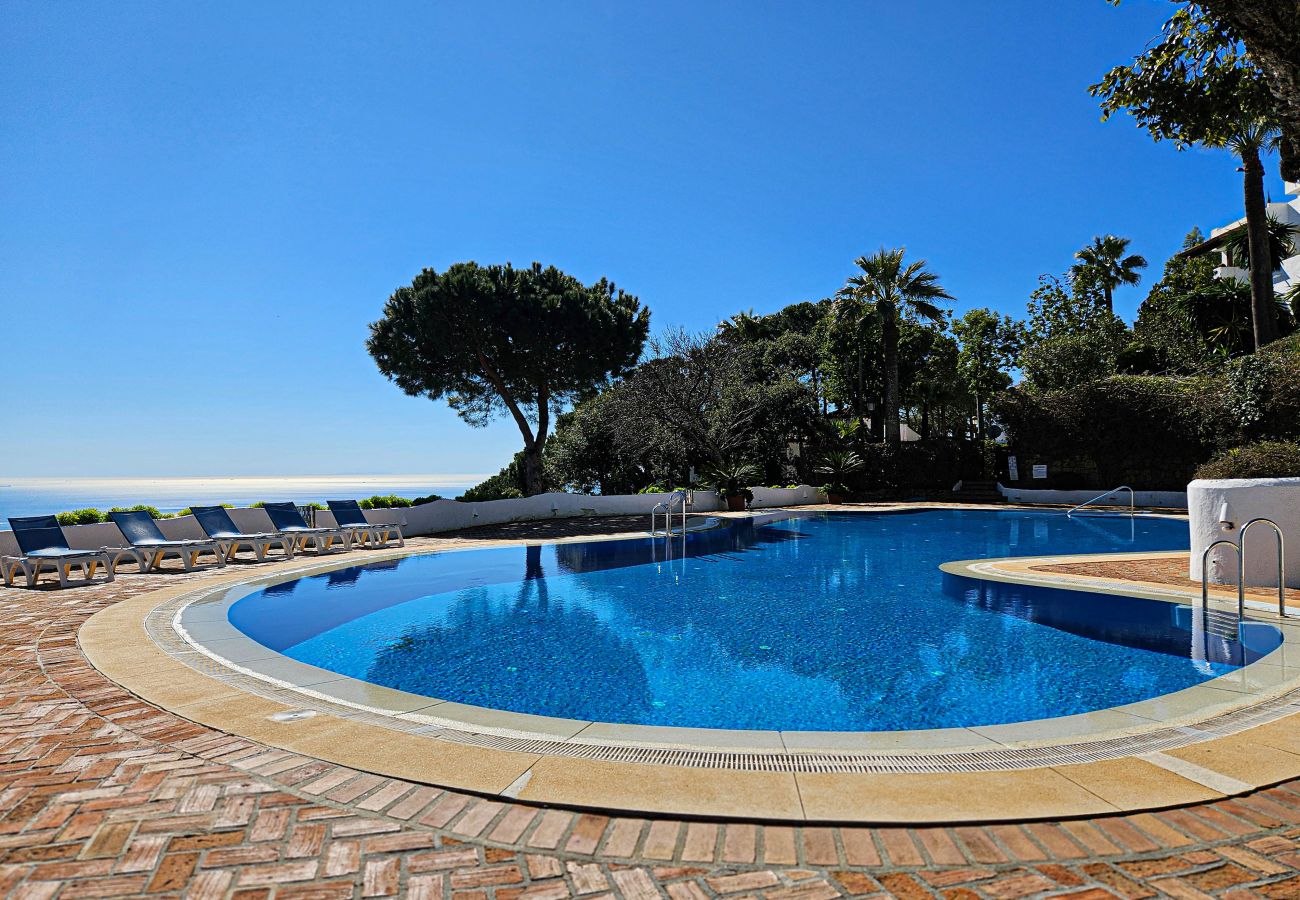 Apartamento en Ojen - Apartamento de tres habitaciones La Mairena Elviria