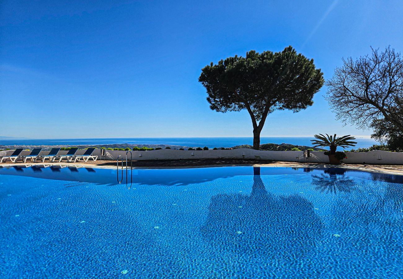 Apartamento en Ojen - Apartamento de tres habitaciones La Mairena Elviria