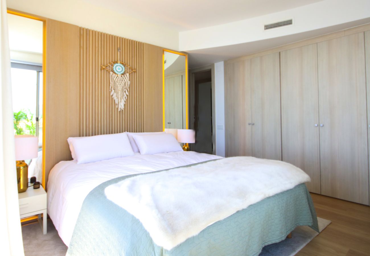 Apartamento en Mijas Costa - Ático, increíbles vistas al mar, piscina pequeña y barbacoa