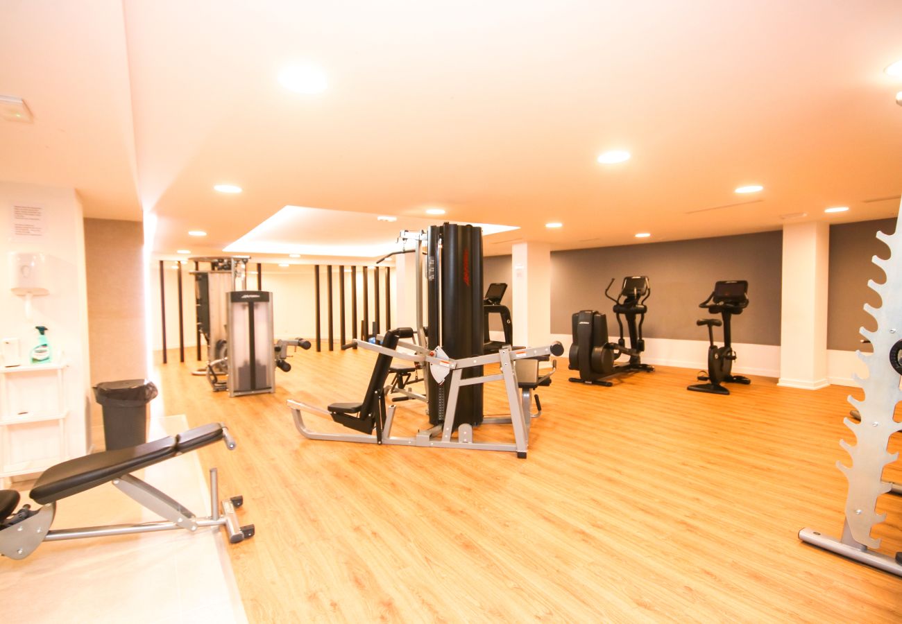 Apartamento en Mijas Costa - Ático, increíbles vistas al mar, piscina pequeña y barbacoa