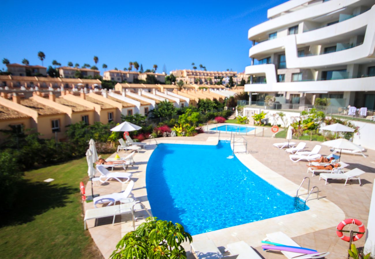 Apartamento en Mijas Costa - Ático, increíbles vistas al mar, piscina pequeña y barbacoa