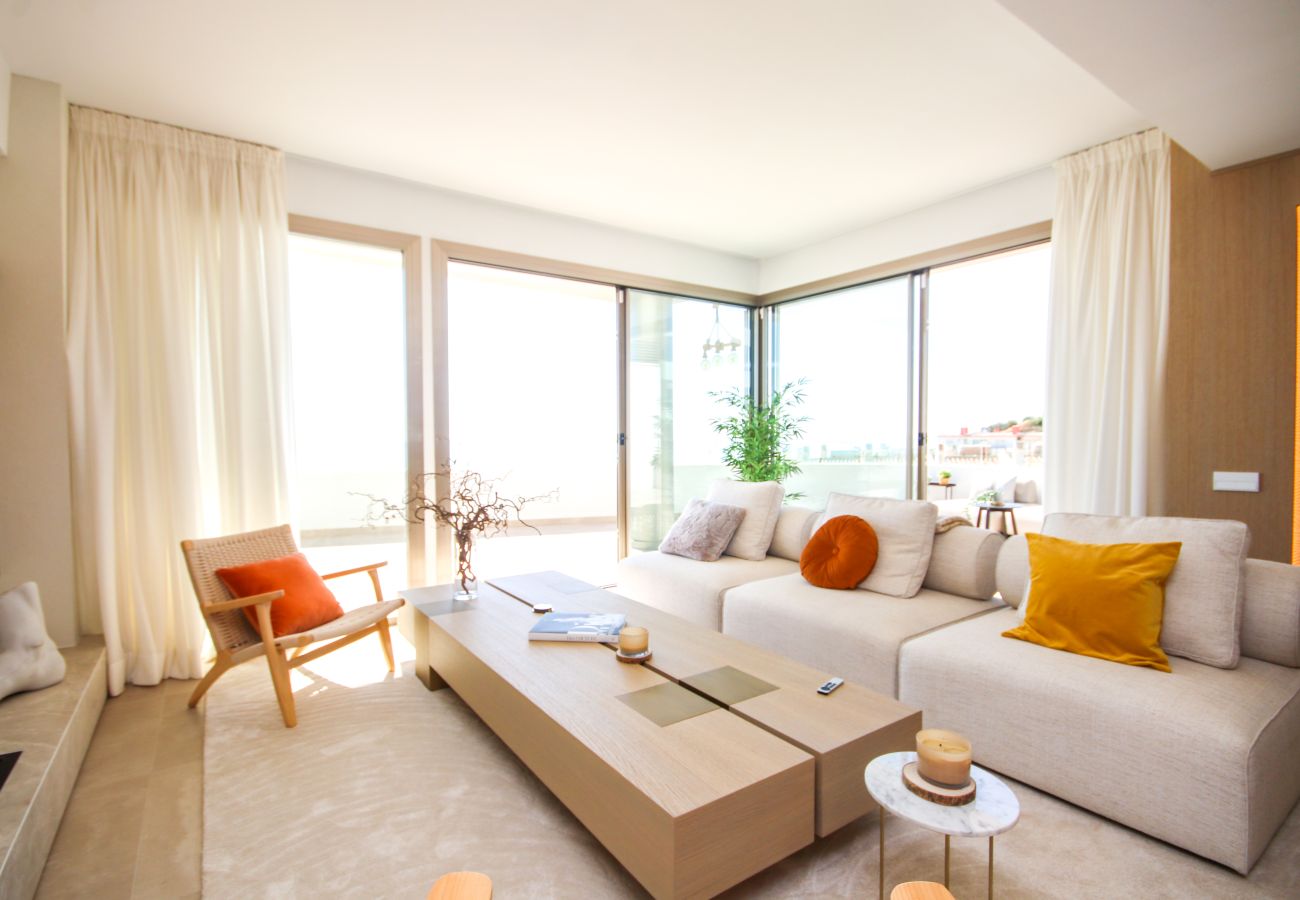 Apartamento en Mijas Costa - Ático, increíbles vistas al mar, piscina pequeña y barbacoa
