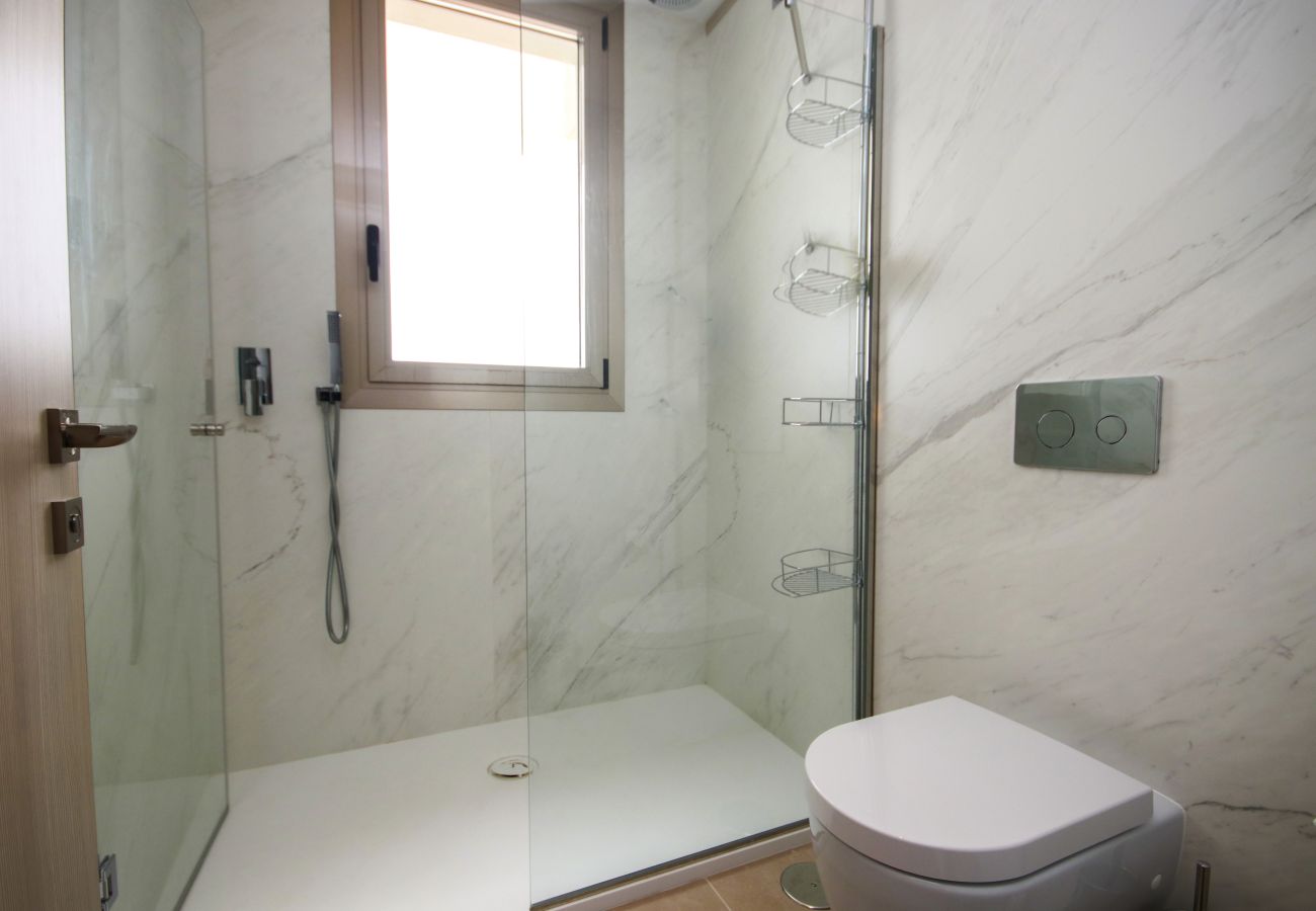Apartamento en Mijas Costa - Ático, increíbles vistas al mar, piscina pequeña y barbacoa