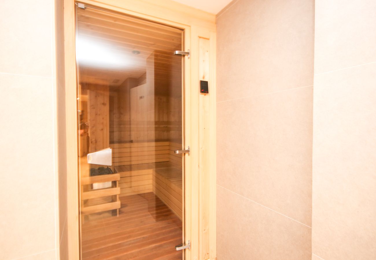 Apartamento en Mijas Costa - Ático, increíbles vistas al mar, piscina pequeña y barbacoa