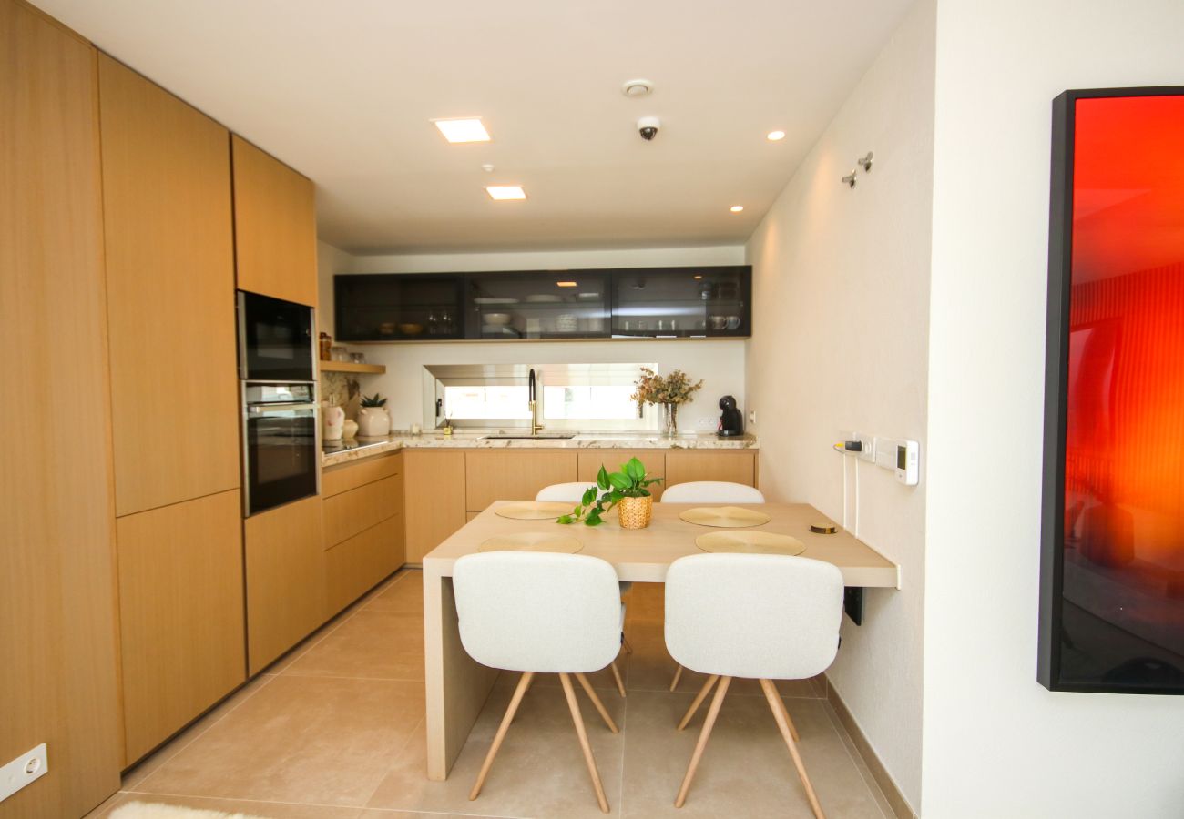 Apartamento en Mijas Costa - Ático, increíbles vistas al mar, piscina pequeña y barbacoa