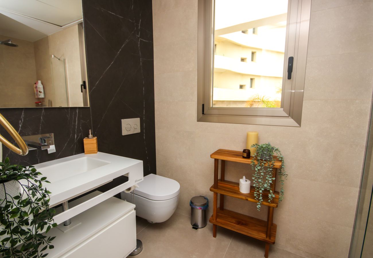 Apartamento en Mijas Costa - Ático, increíbles vistas al mar, piscina pequeña y barbacoa