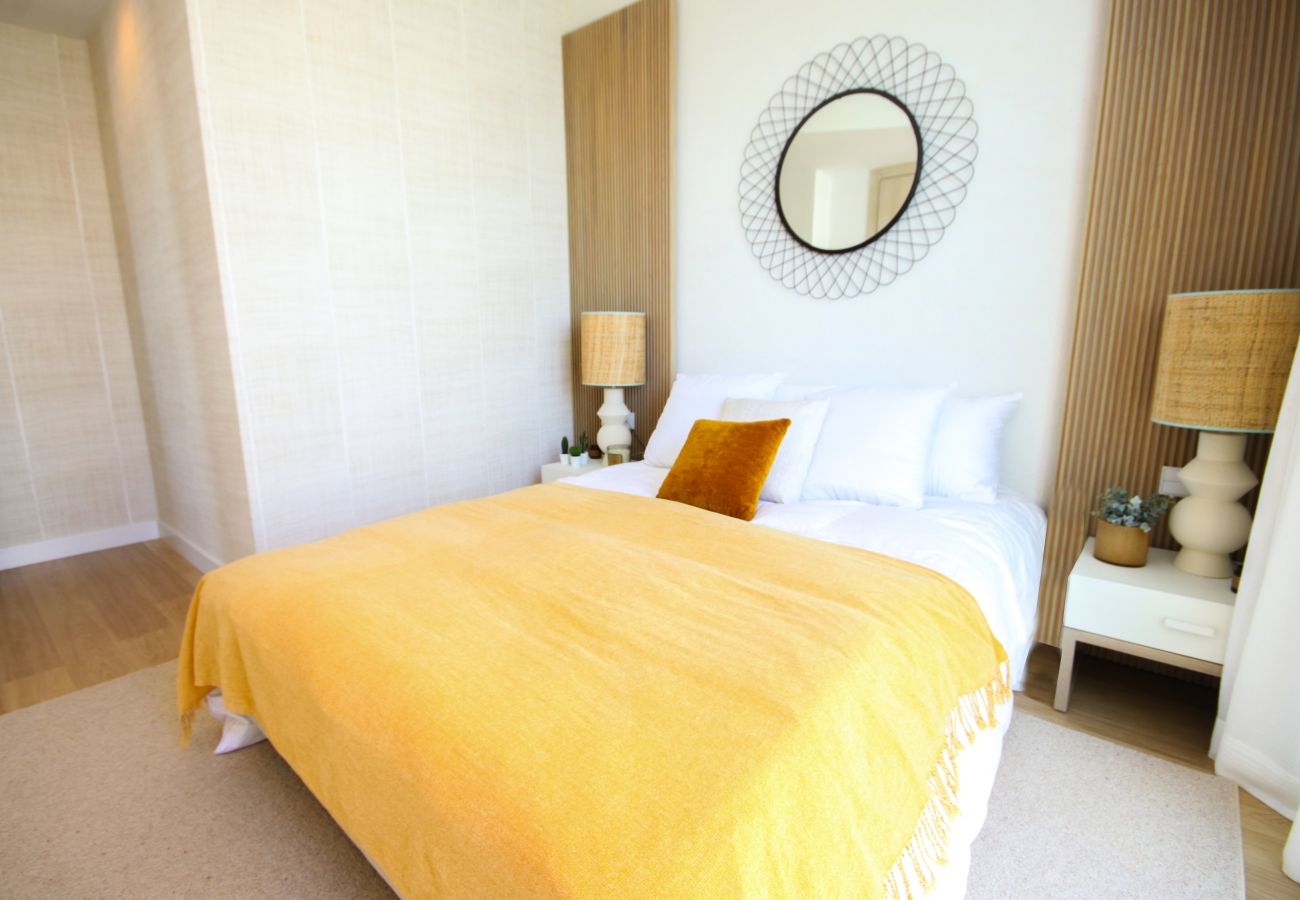 Apartamento en Mijas Costa - Ático, increíbles vistas al mar, piscina pequeña y barbacoa