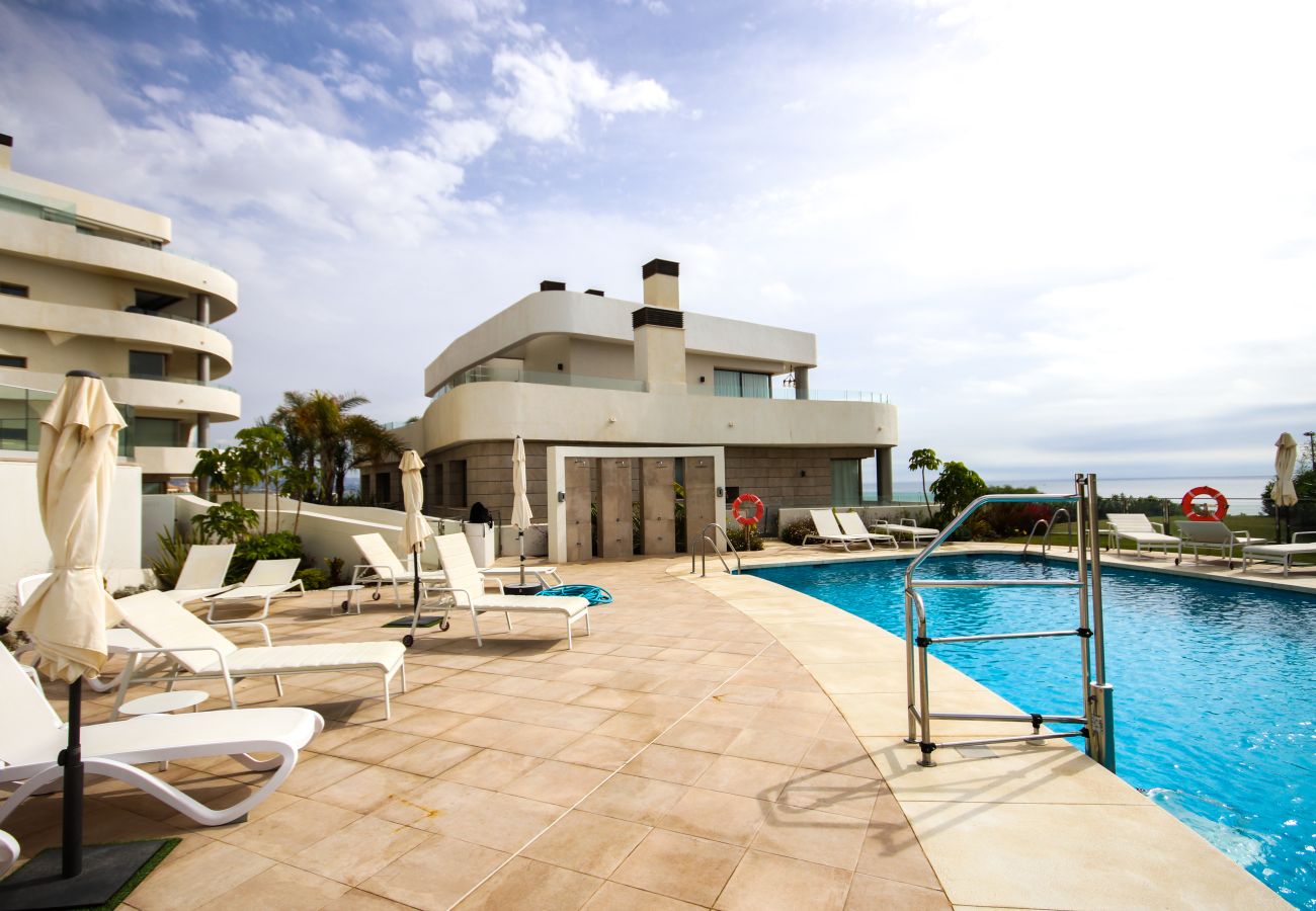 Apartamento en Mijas Costa - Ático, increíbles vistas al mar, piscina pequeña y barbacoa