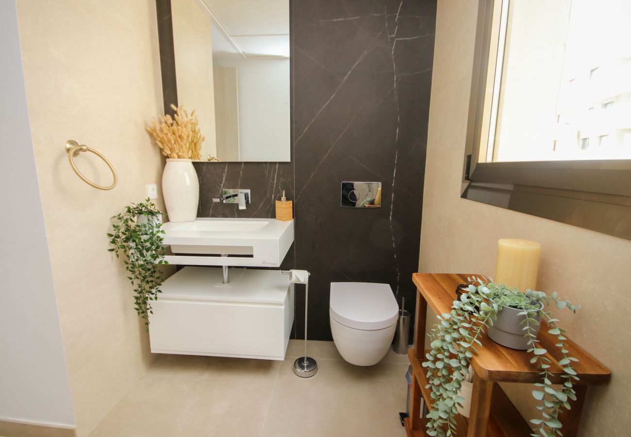 Apartamento en Mijas Costa - Ático, increíbles vistas al mar, piscina pequeña y barbacoa