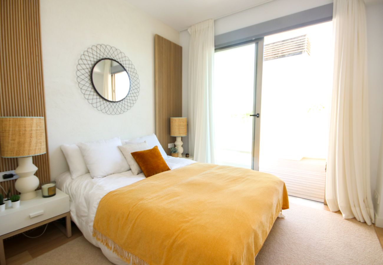Apartamento en Mijas Costa - Ático, increíbles vistas al mar, piscina pequeña y barbacoa