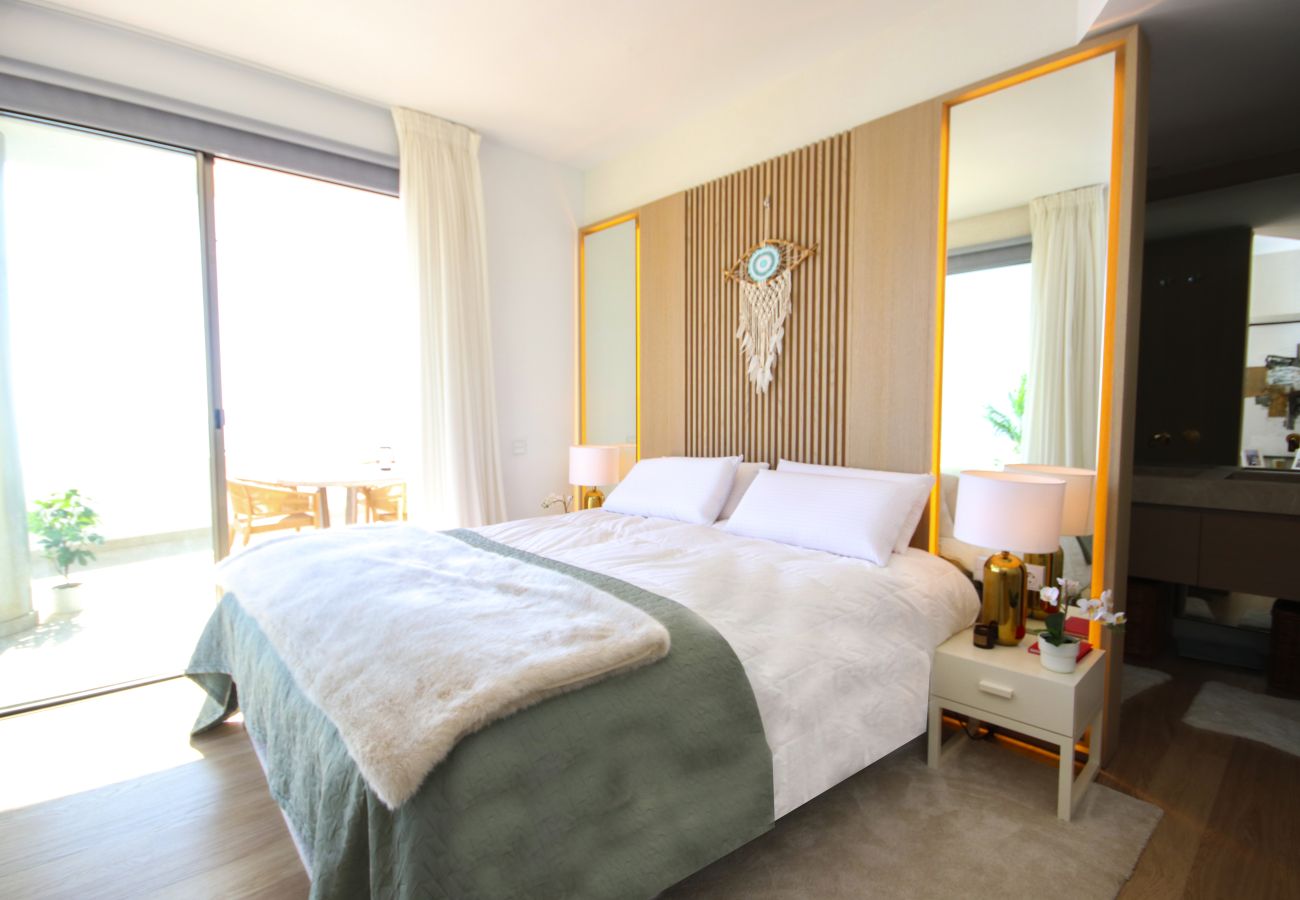 Apartamento en Mijas Costa - Ático, increíbles vistas al mar, piscina pequeña y barbacoa