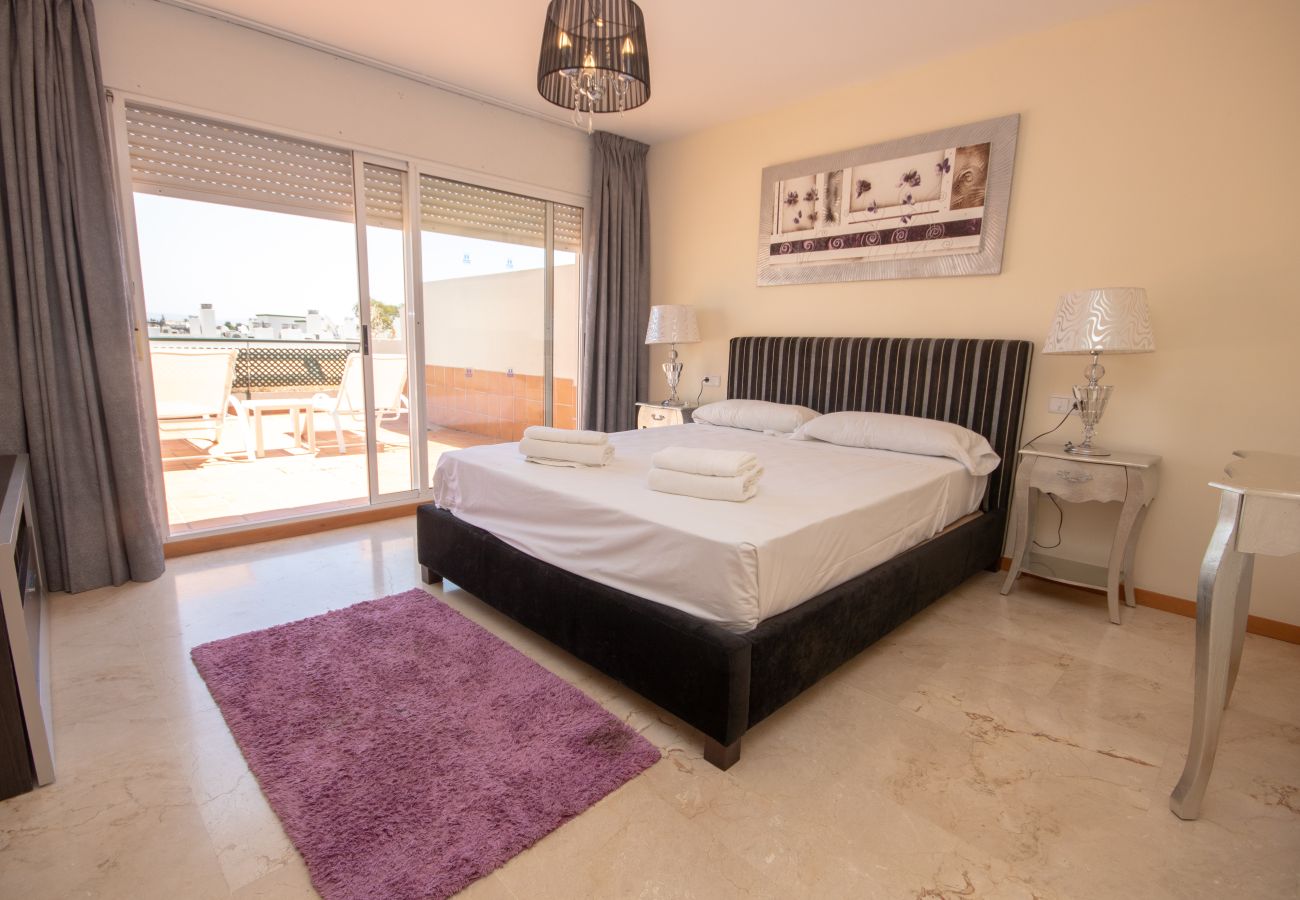 Apartamento en Marbella - Amplio Ático Moderno Guadalmina, San Pedro