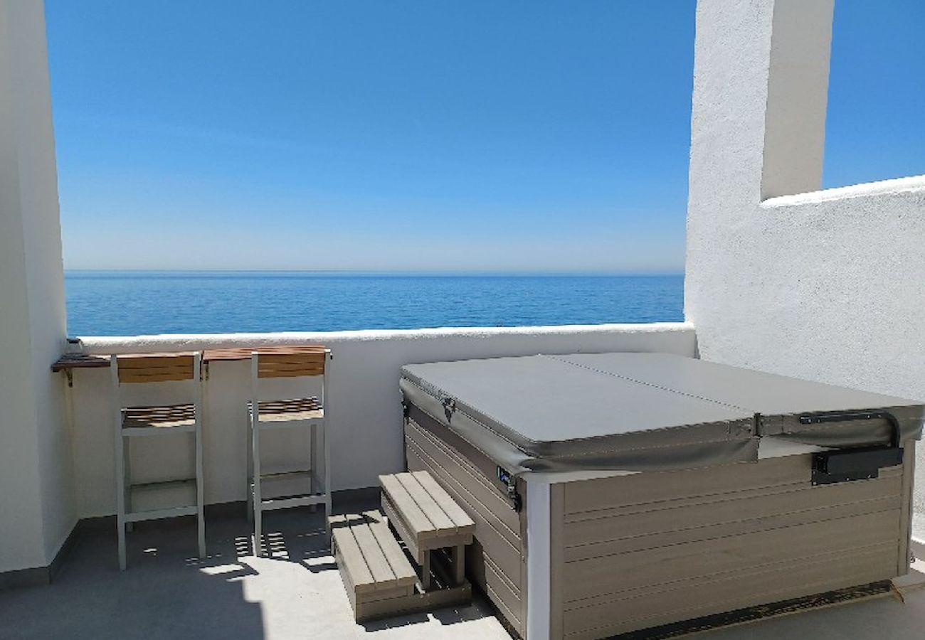 Casa adosada en Estepona - Casa adosada de 3 dormitorios en la playa, Cancelada, Estepona