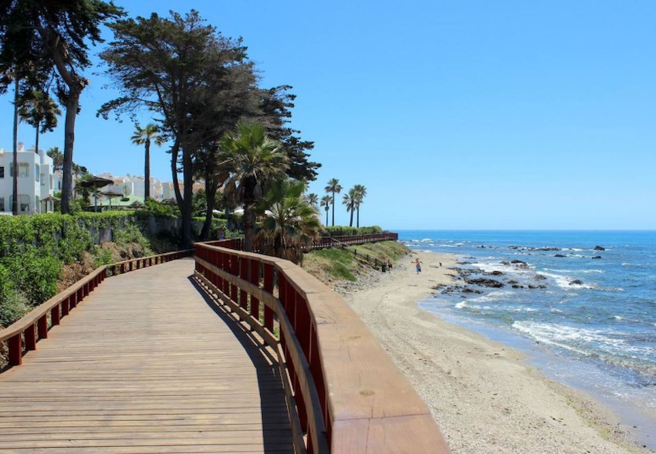 Apartamento en Mijas Costa - Apartamento de dos dormitorios en Calahonda con vistas al mar